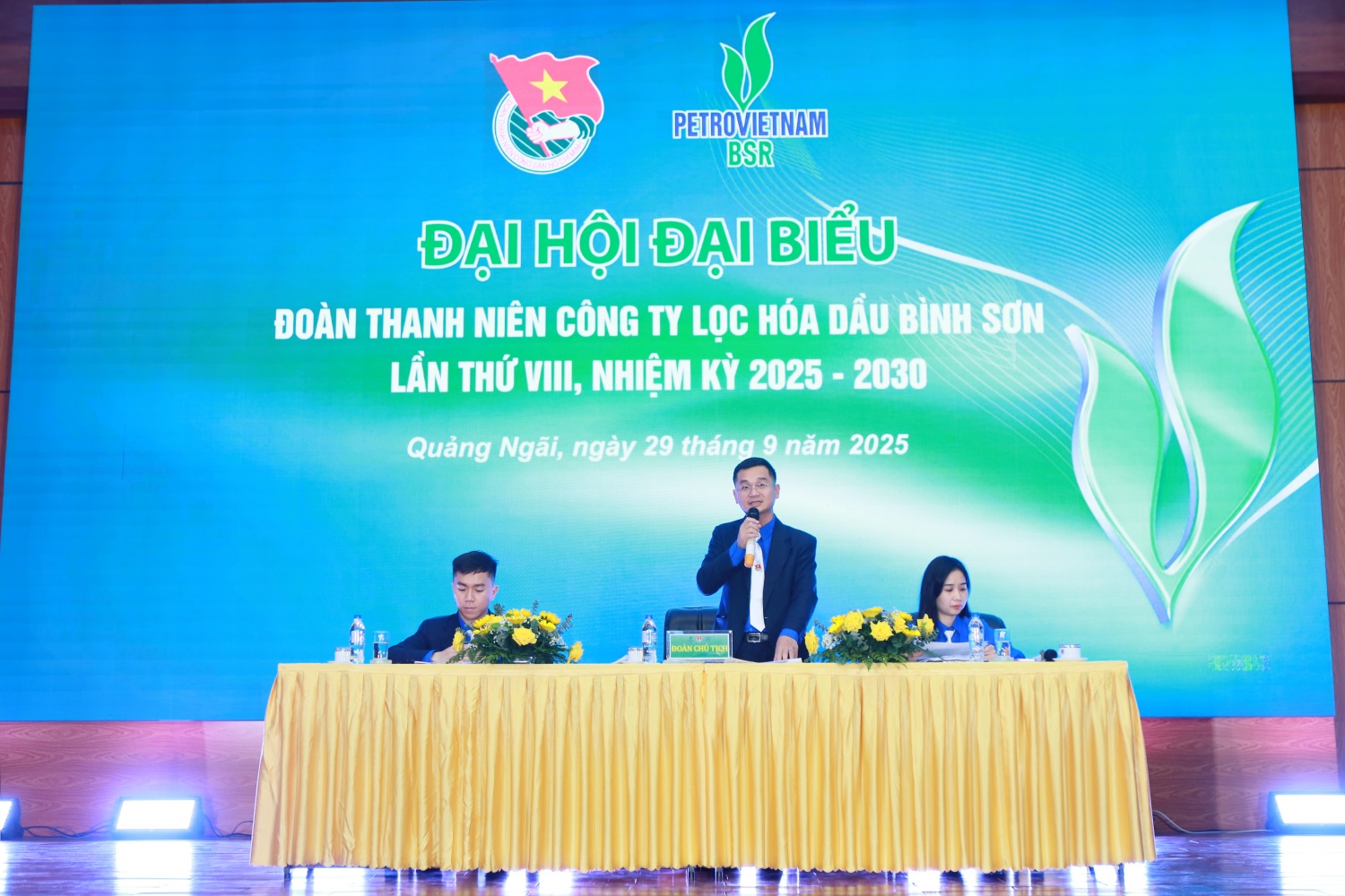 Đoàn Chủ tịch điều hành Đại hội.