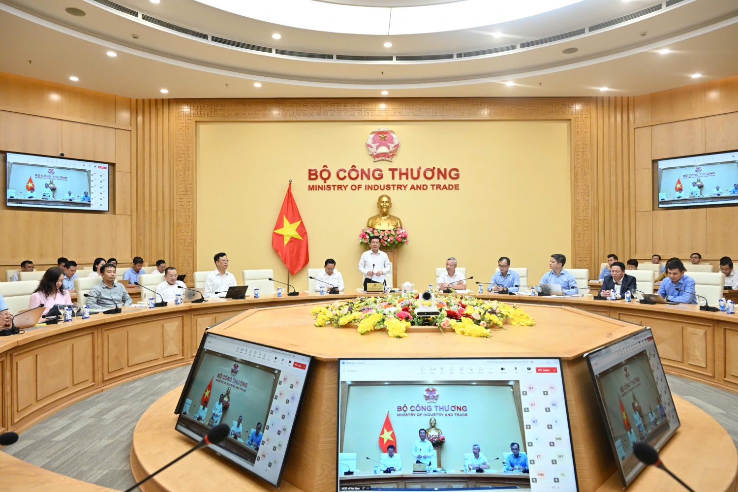 Thúc đẩy xây dựng thị trường điện cạnh tranh minh bạch, hiệu quả