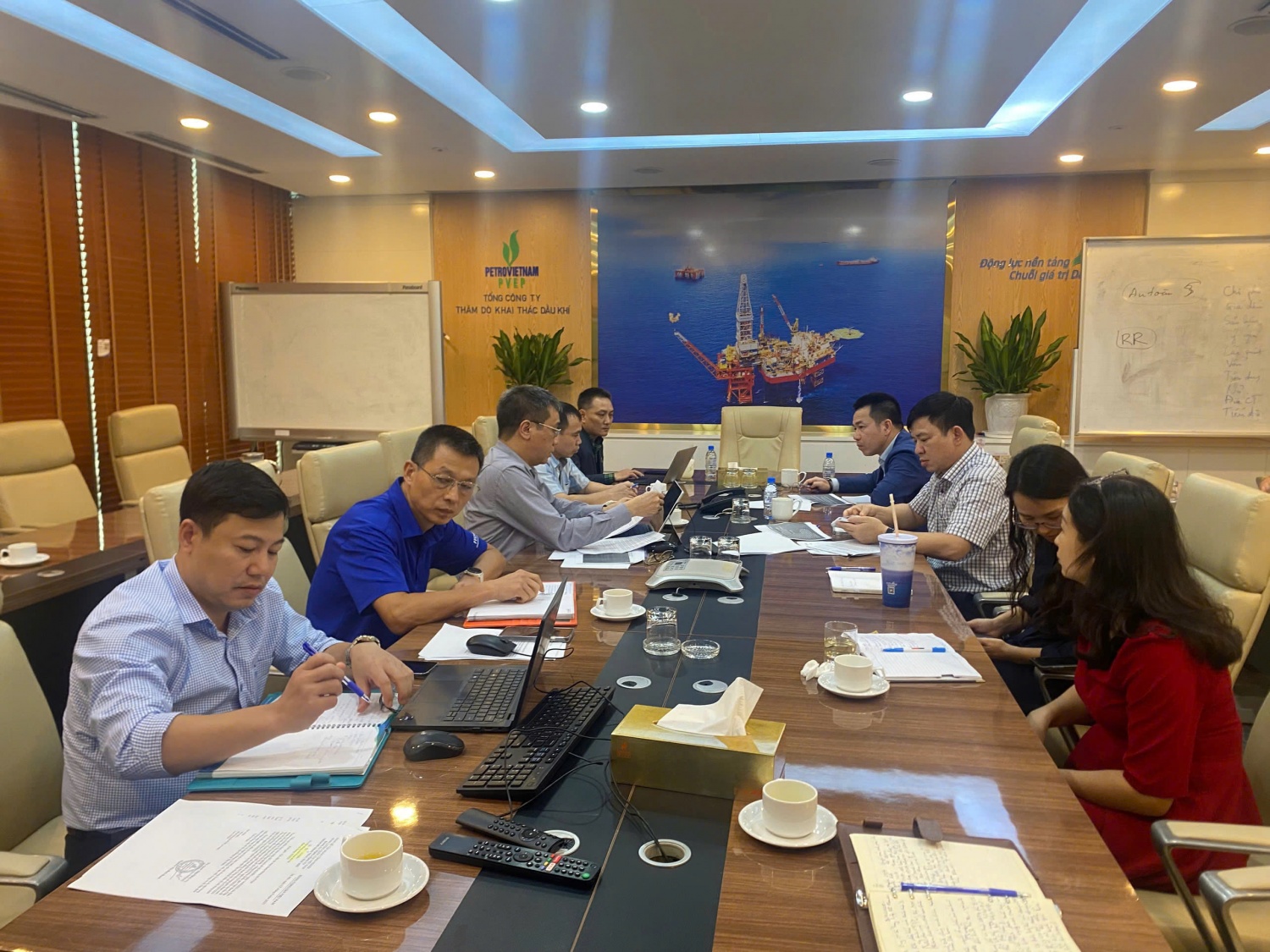 PVEP tổ chức sinh hoạt Chi bộ tháng 10: “Nói ít - Nghĩ nhiều - Làm nhiều - Tốc độ nhanh - Hiệu quả cao”