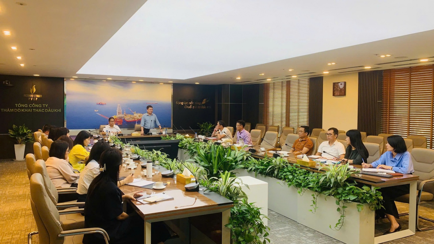 PVEP tổ chức sinh hoạt Chi bộ tháng 10: “Nói ít - Nghĩ nhiều - Làm nhiều - Tốc độ nhanh - Hiệu quả cao”