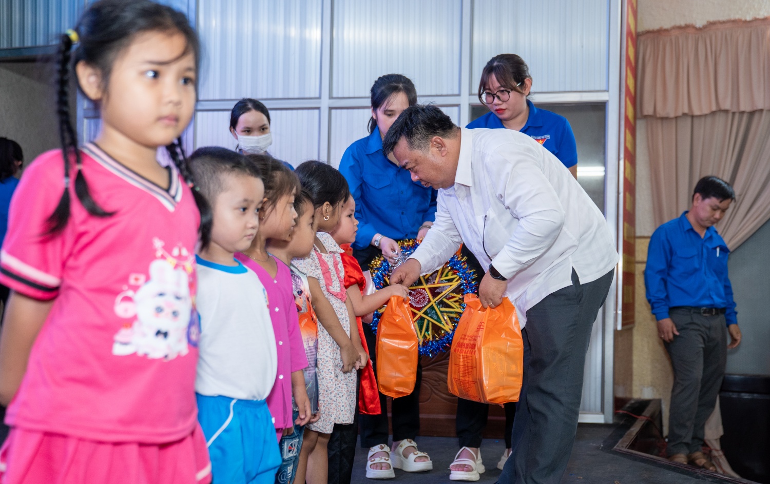 Đoàn Thanh niên PVPGB thắp sáng niềm vui Trung thu cho trẻ em nghèo tại Cần Thơ