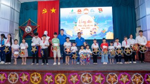 [VIDEO] Đoàn Thanh niên PVPGB thắp sáng niềm vui Trung thu cho trẻ em nghèo tại Cần Thơ