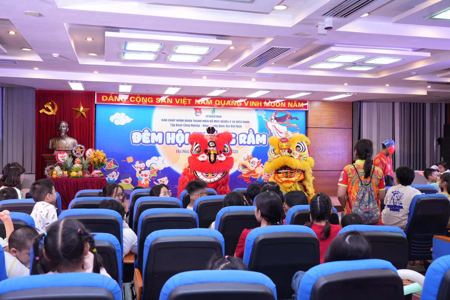 Đoàn Thanh niên BMQL&ĐH Petrovietnam tổ chức chương trình “Đêm hội Trăng Rằm” cho con em CBNV