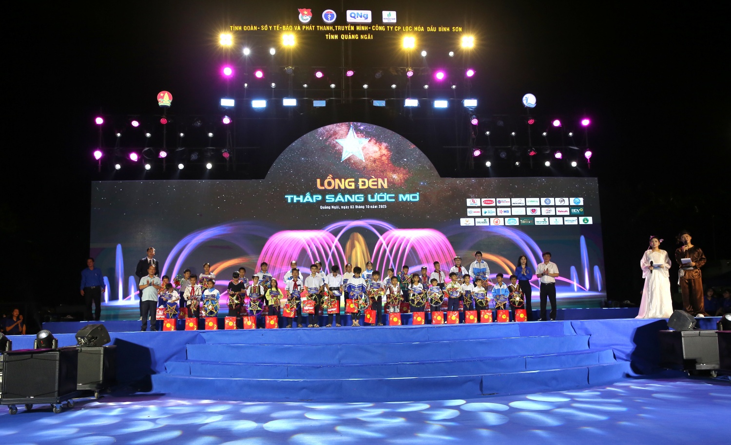 BSR phối hợp với các đơn vị tổ chức và trao quà trung thu cho các em nhỏ phường Kon Tum - tỉnh Quảng Ngãi.