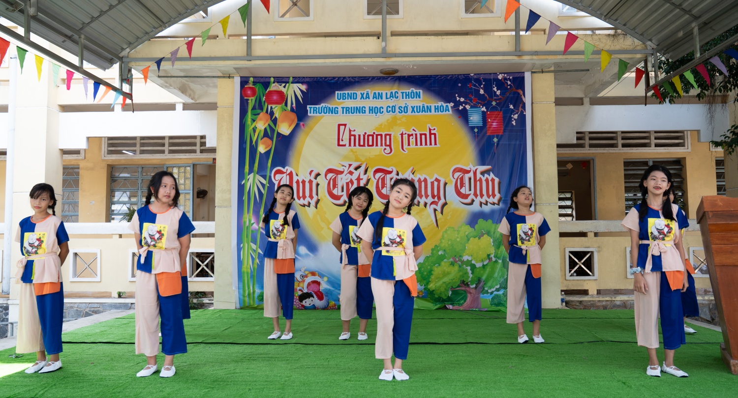 Đoàn Thanh niên PVPGB tặng 200 phần quà Trung thu cho thiếu nhi xã An Lạc Thôn