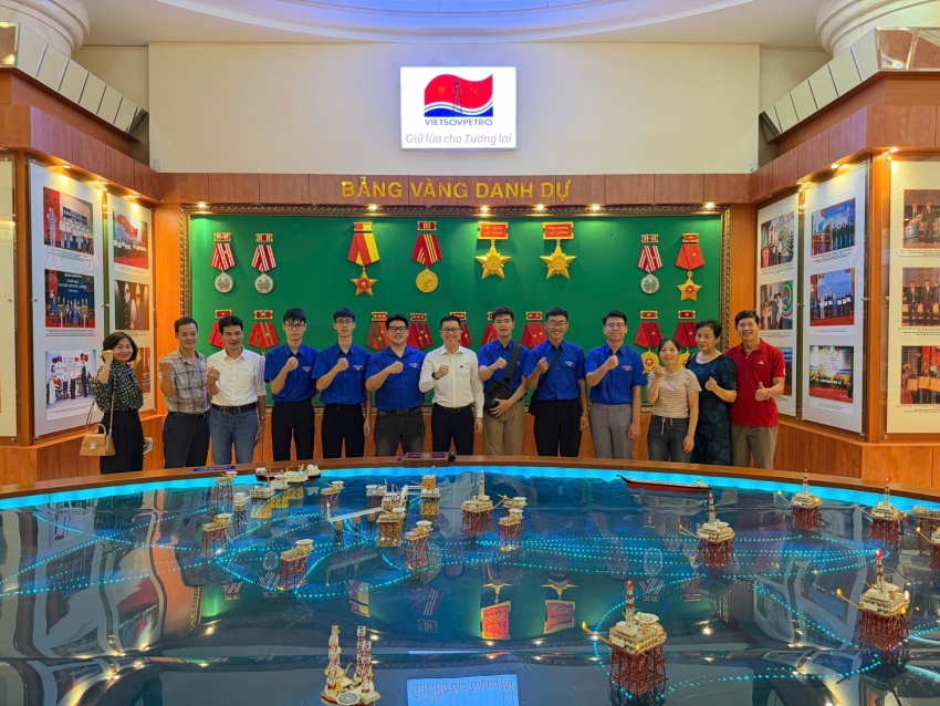 Vietsovpetro gặp gỡ tân sinh viên được cử đi du học tại Liên bang Nga