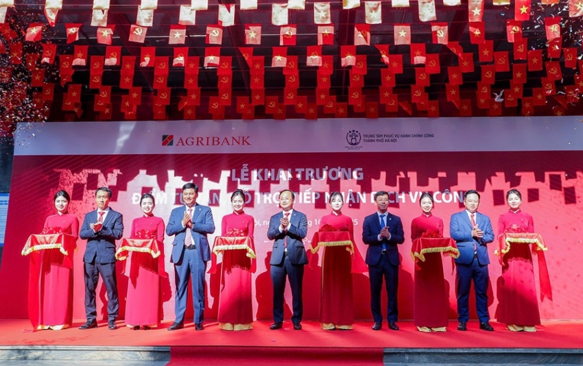 Agribank và Trung tâm Phục vụ Hành chính công TP Hà Nội hợp tác triển khai mô hình hỗ trợ người dân thực hiện dịch vụ công tại điểm giao dịch của ngân hàng Agribank tiên phong mô hình