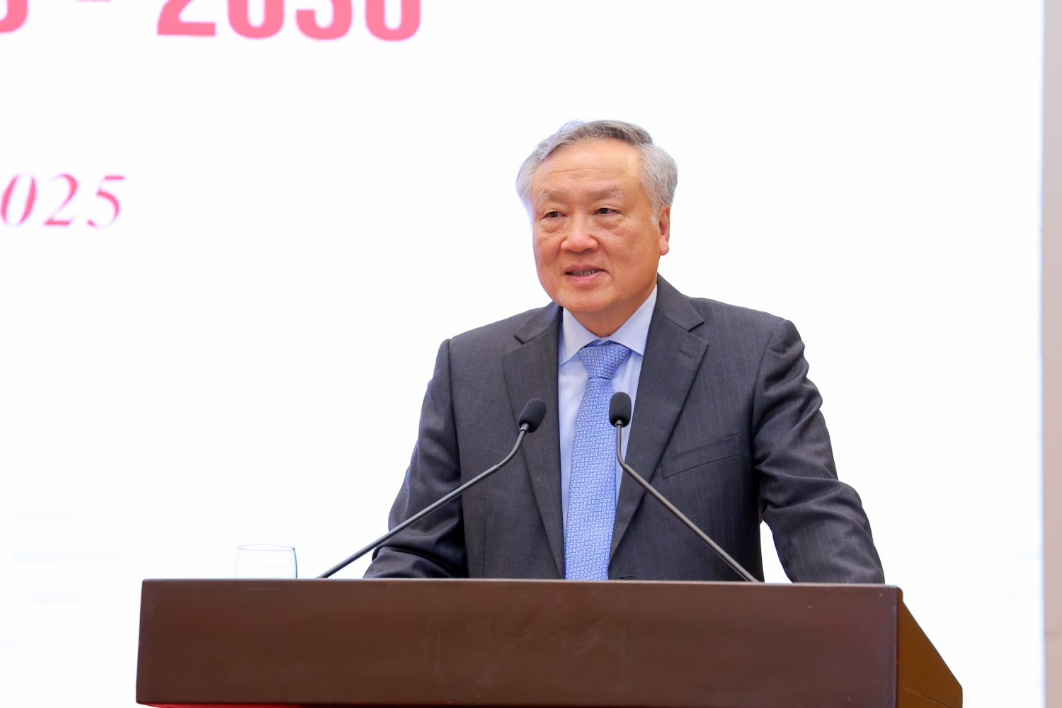 Hướng tới xây dựng Chính phủ liêm chính, hành động, tự lực, tự cường, tự tin, kiến tạo phát triển