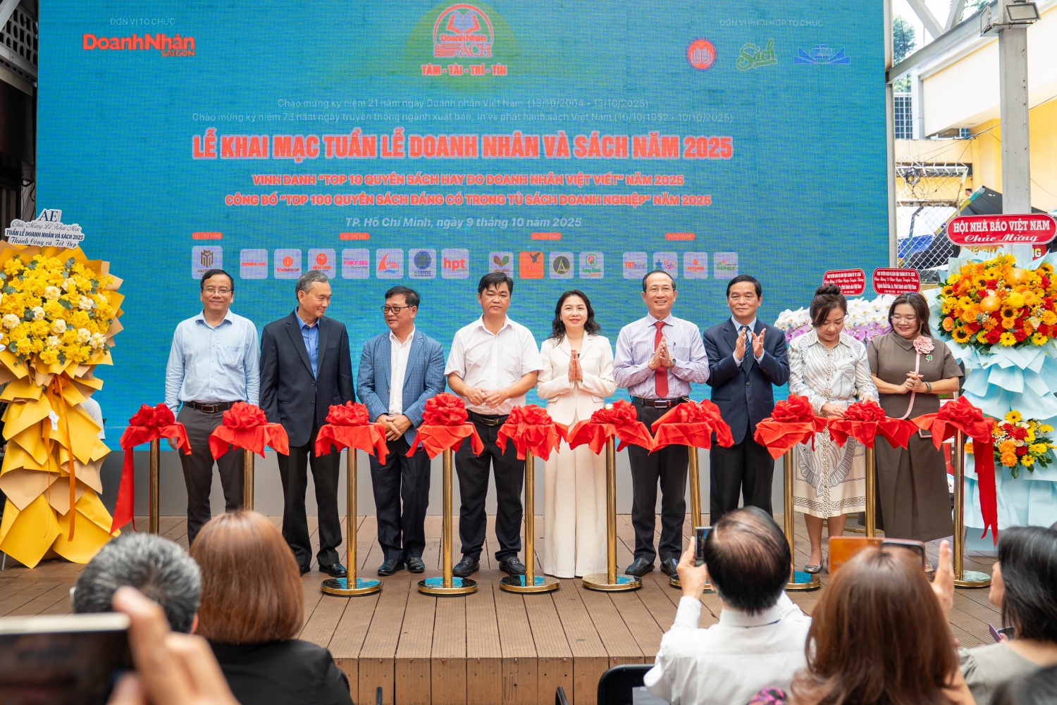 Sách “Quản trị Biến động và Khủng hoảng” được vinh danh tại Tuần lễ Doanh nhân và Sách năm 2025