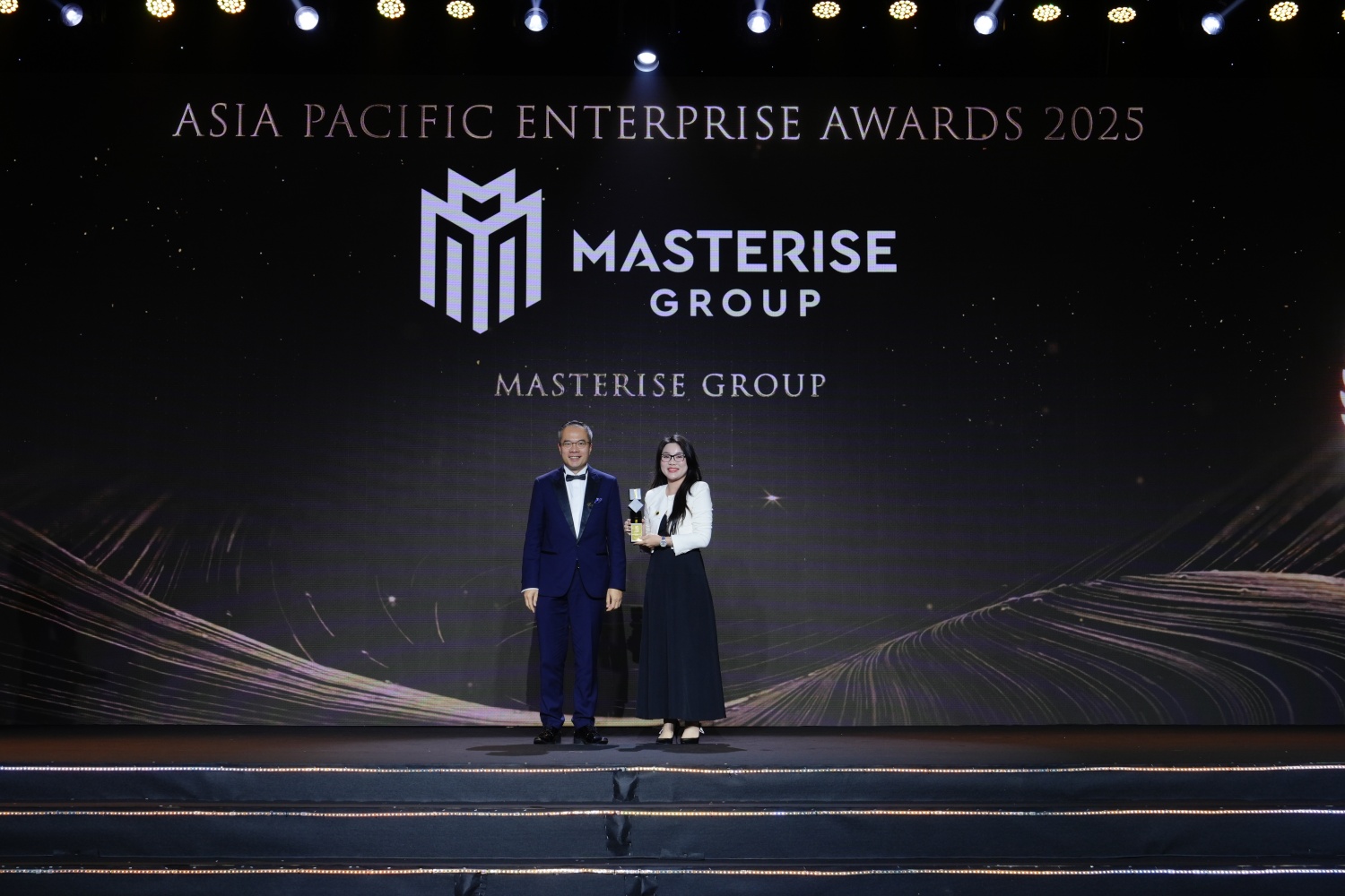Dấu ấn Masterise Group tại Asia Pacific Enterprise Awards 2025: Doanh nghiệp tầm vóc quốc tế, thương hiệu truyền cảm hứng sống chuẩn toàn cầu Dấu ấn Masterise Group tại Asia Pacific Enterprise Awards 2025: Doanh nghiệp tầm vóc quốc tế, thương hiệu truyền cảm hứng sống chuẩn toàn cầu