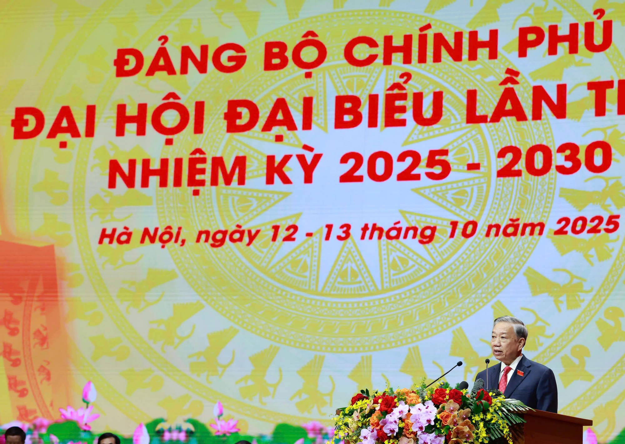 Tổng Bí thư Tô Lâm nhấn mạnh 3 yêu cầu và 5 định hướng công tác trọng tâm với Đảng bộ Chính phủ