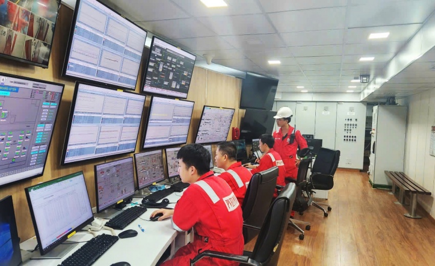 Giàn trưởng Nguyễn Duy Tứ - người giữ “nhịp sống” trên giàn Đại Hùng 01 Giàn trưởng Nguyễn Duy Tứ - người giữ “nhịp sống” trên giàn Đại Hùng 01