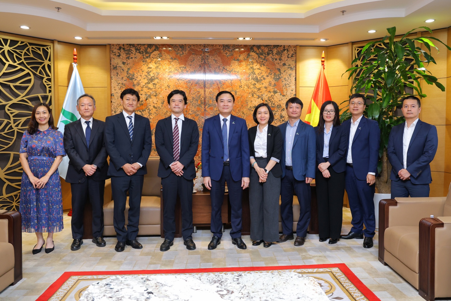 Tổng Giám đốc Petrovietnam Lê Ngọc Sơn tiếp lãnh đạo cấp cao Tập đoàn Mitsui (Nhật Bản) Tổng Giám đốc Petrovietnam Lê Ngọc Sơn tiếp lãnh đạo cấp cao Tập đoàn Mitsui (Nhật Bản)