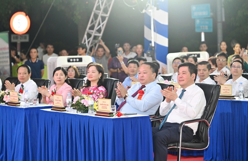 Khai mạc Hội chợ triển lãm hàng Công nghiệp nông thôn tiêu biểu khu vực phía Bắc 2025