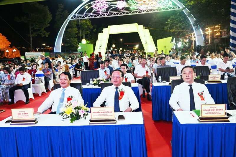 Khai mạc Hội chợ triển lãm hàng Công nghiệp nông thôn tiêu biểu khu vực phía Bắc 2025