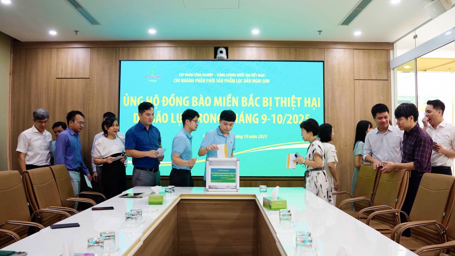 PVNDB quyên góp ủng hộ đồng bào vùng bão lũ, lan tỏa tinh thần tương thân tương ái