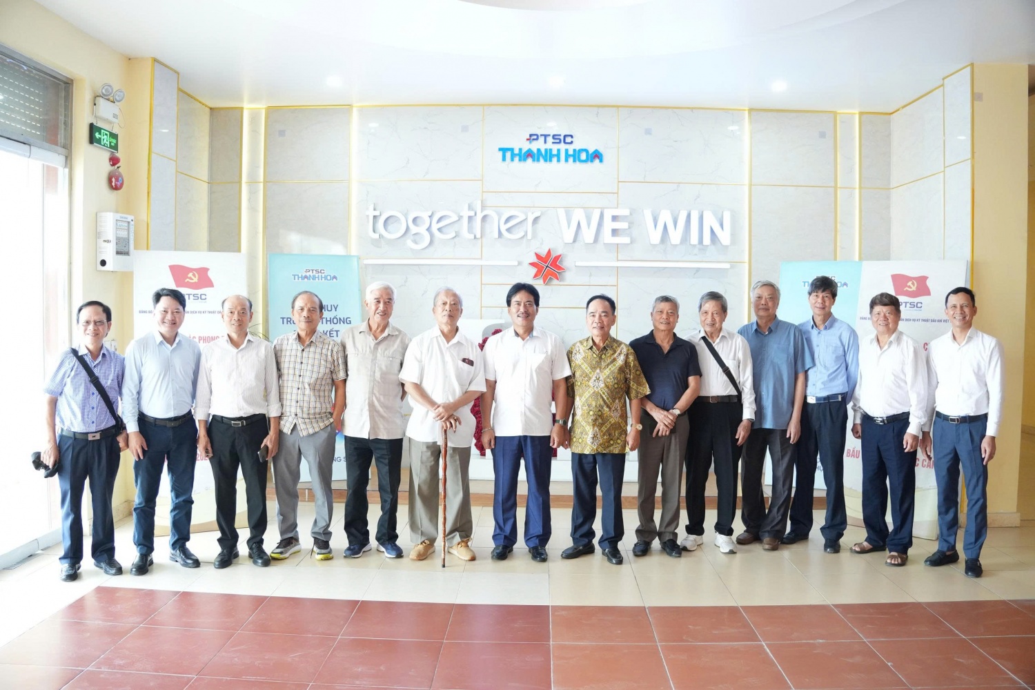 Chi bộ Cơ quan Hội Dầu khí Việt Nam tổ chức hành trình về nguồn tại Thanh Hóa