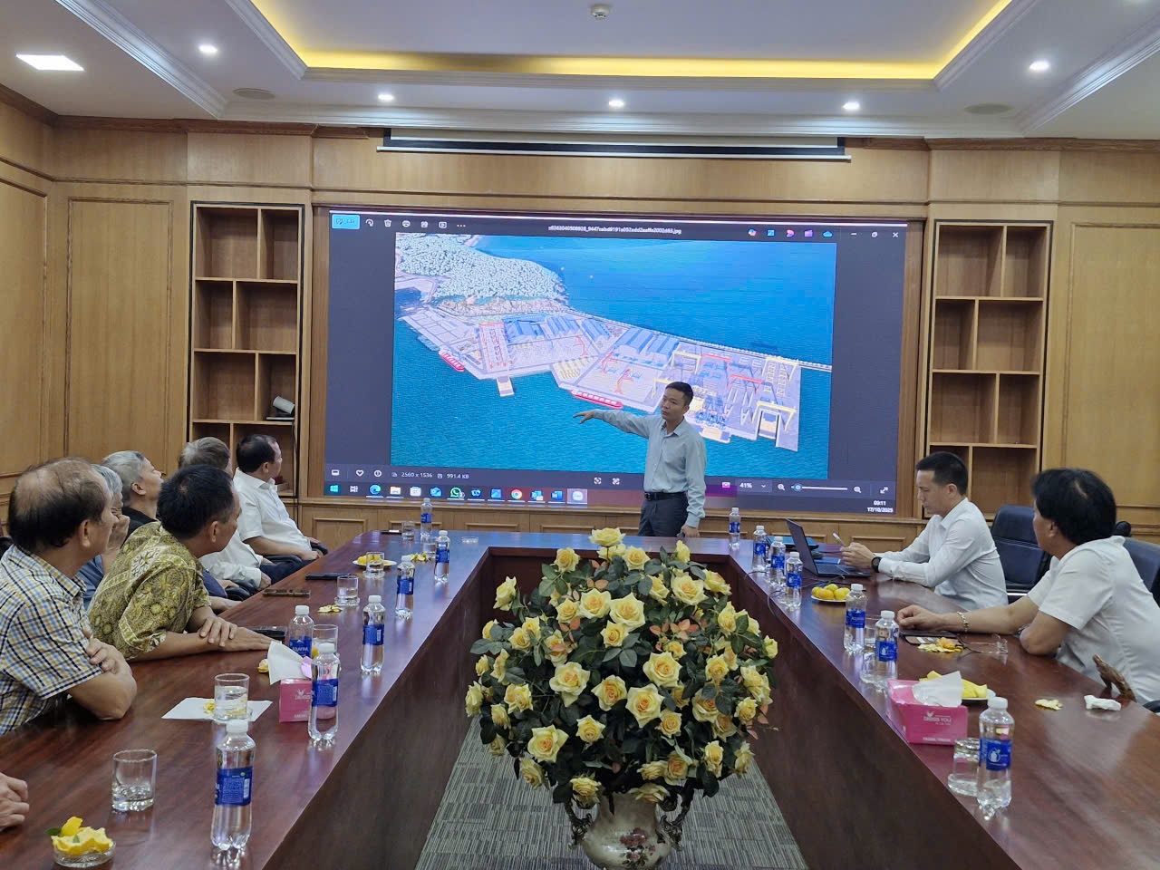 Chi bộ Cơ quan Hội Dầu khí Việt Nam tổ chức hành trình về nguồn tại Thanh Hóa