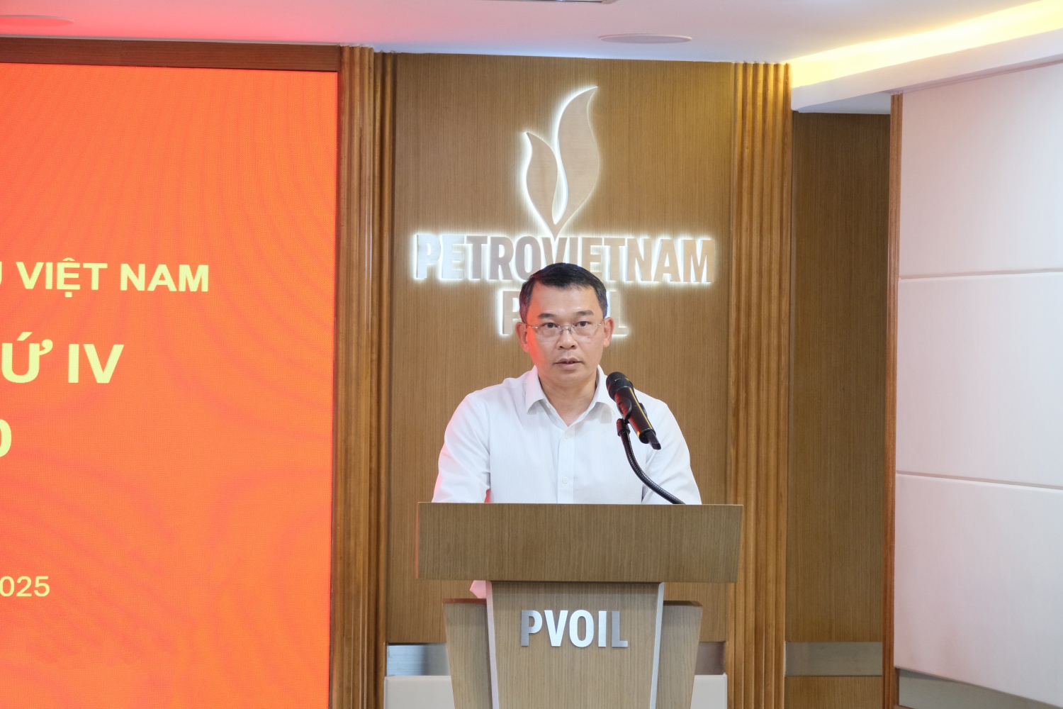 đồng chí Trương Đại Hoàng – Ủy viên BTV Đảng ủy, Phó Tổng Giám đốc