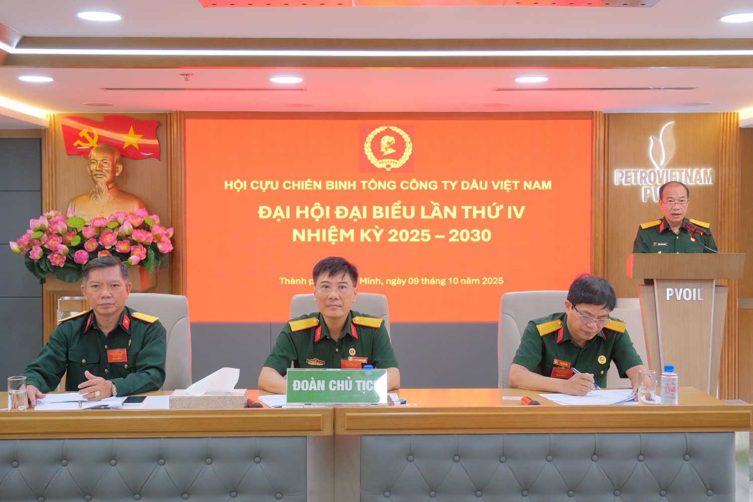 Đoàn Chủ tịch điều hành Đại hội