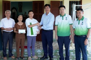 [VIDEO] Công đoàn Petrovietnam/NSRP hỗ trợ người lao động và đồng bào tỉnh Thanh Hóa vượt qua khó khăn sau bão