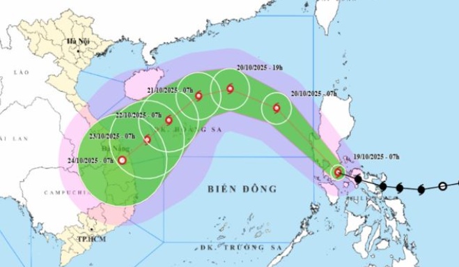 Bão Fengshen tiến gần Biển Đông, có khả năng mạnh thêm