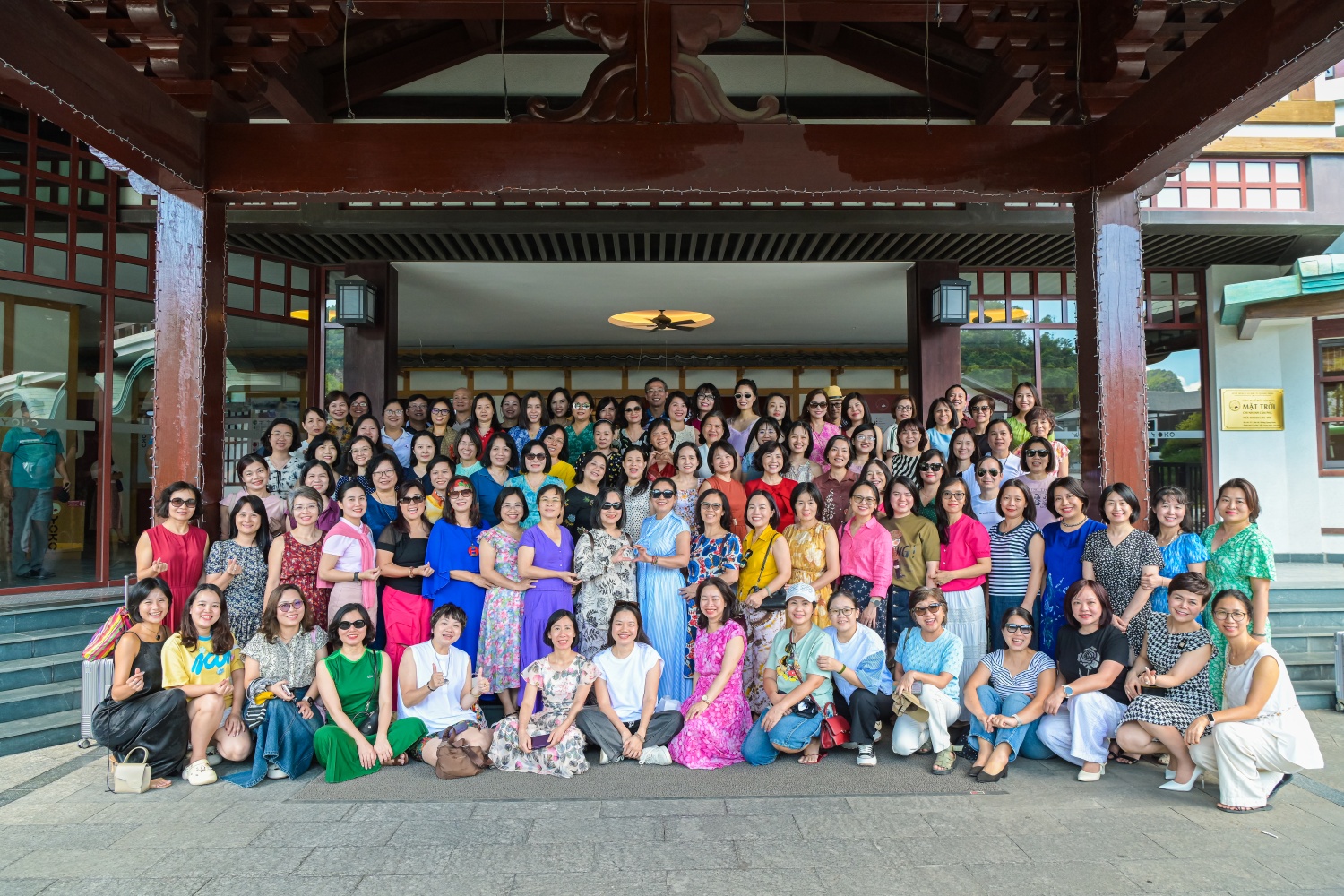  Các nữ cán bộ BMQL&ĐH Tập đoàn tham gia hoạt động ngoại khoá, giao lưu gắn kết