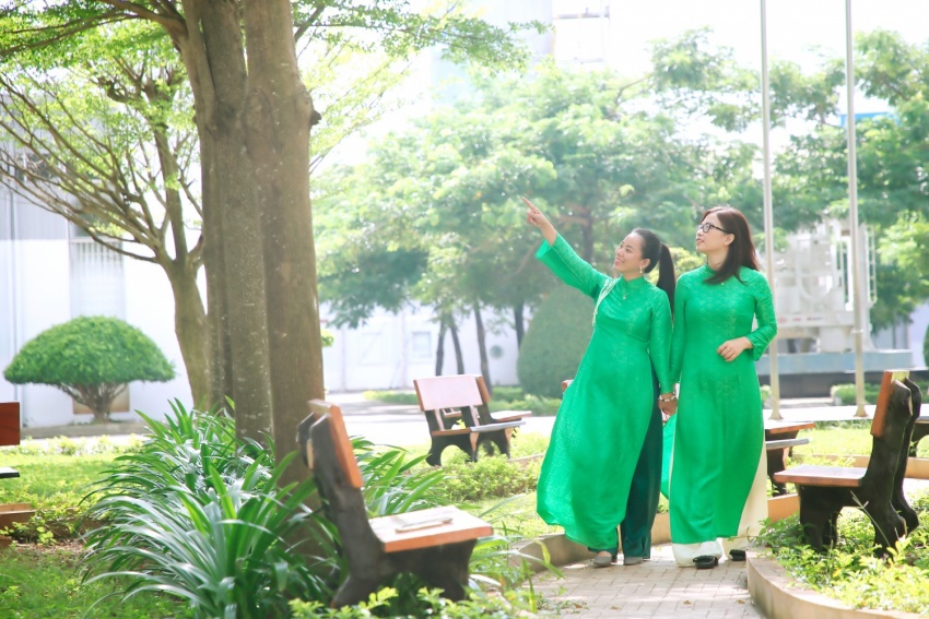 PVU rộn ràng “Tuần lễ áo dài” chào mừng Ngày Phụ nữ Việt Nam 20/10