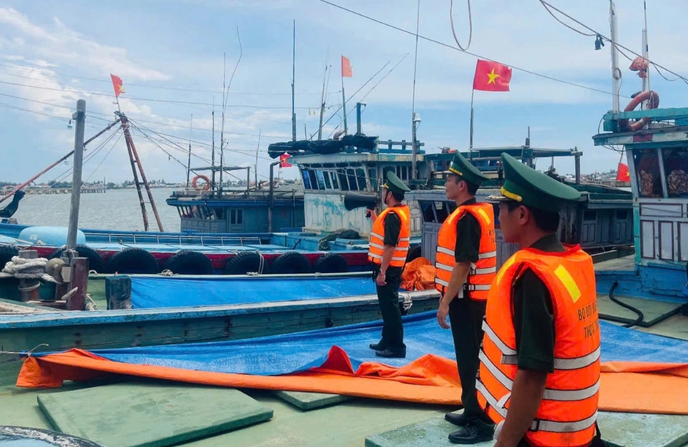 Thủ tướng yêu cầu chủ động ứng phó bão số 12 và mưa lũ