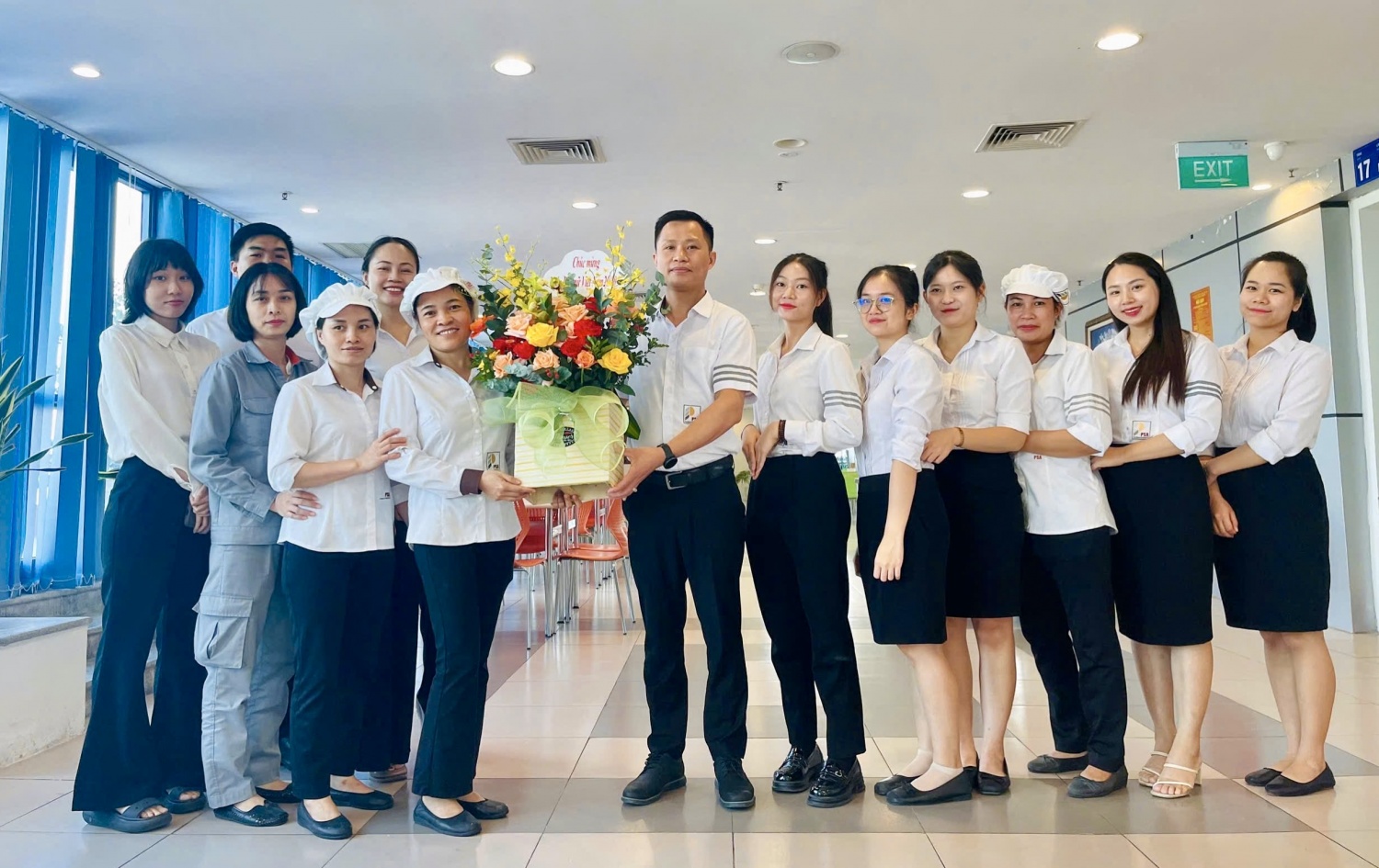 PETROSETCO tôn vinh nữ CBCNV nhân dịp 20/10