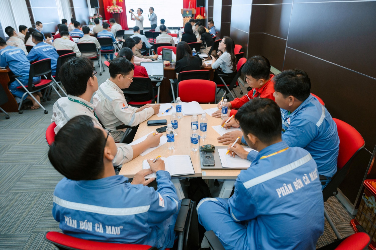 “Thấu hiểu nhân tâm - Nâng tầm lãnh đạo”: Hành trình phát triển con người tại Nhà máy Đạm Cà Mau