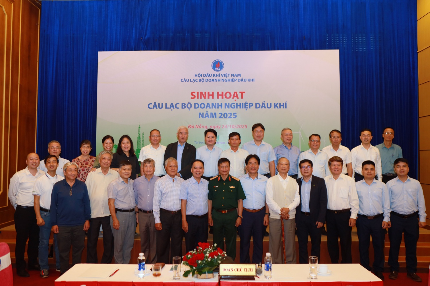 Sinh hoạt CLB Doanh nghiệp Dầu khí là hoạt động thường niên, được lãnh đạo Hội DKVN, Ban chủ nhiệm CLB Doanh nghiệp Dầu khí và Petrovietnam phối hợp tổ chức. Hoạt động được tổ chức nhằm tạo không gian kết nối, trao đổi kinh nghiệm, hợp tác, hỗ trợ trong p