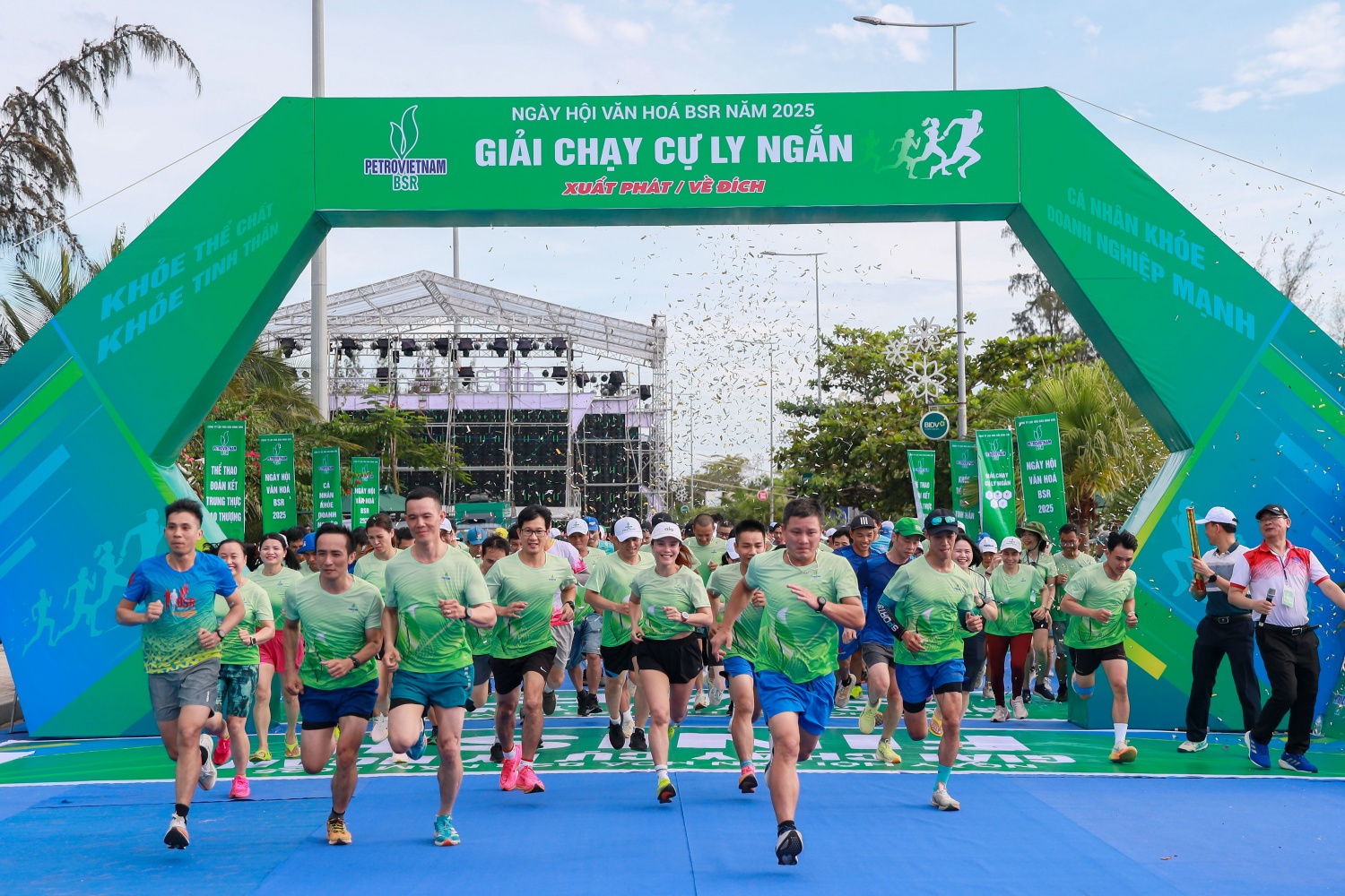 Hàng năm có nhiều hoạt động văn hóa – thể thao được tổ chức cho người lao động tham gia.