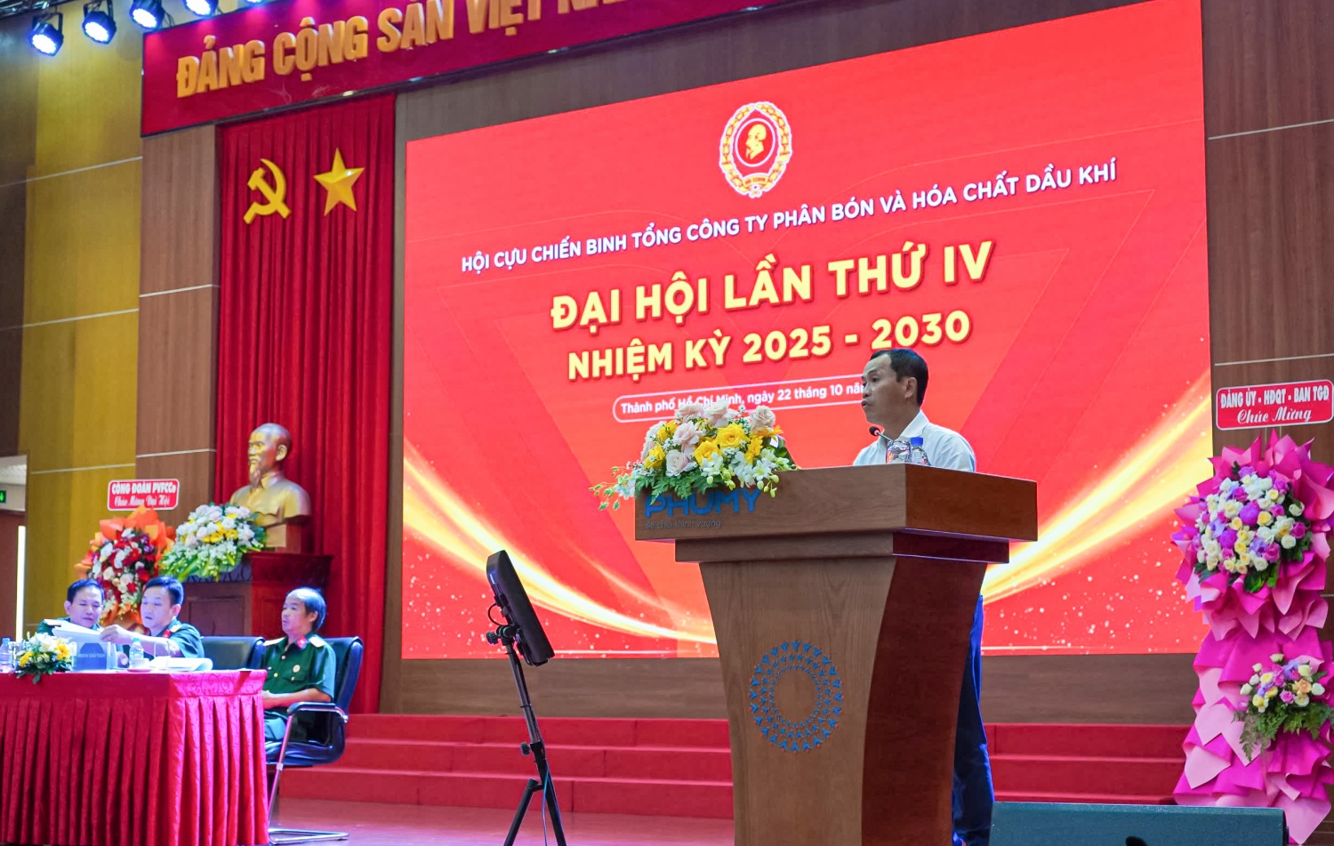 Đồng chí Huỳnh Kim Nhân, Ủy viên Ban Thường vụ Đảng ủy, Trưởng Ban Kiểm soát PVFCCo phát biểu tại Đại hội