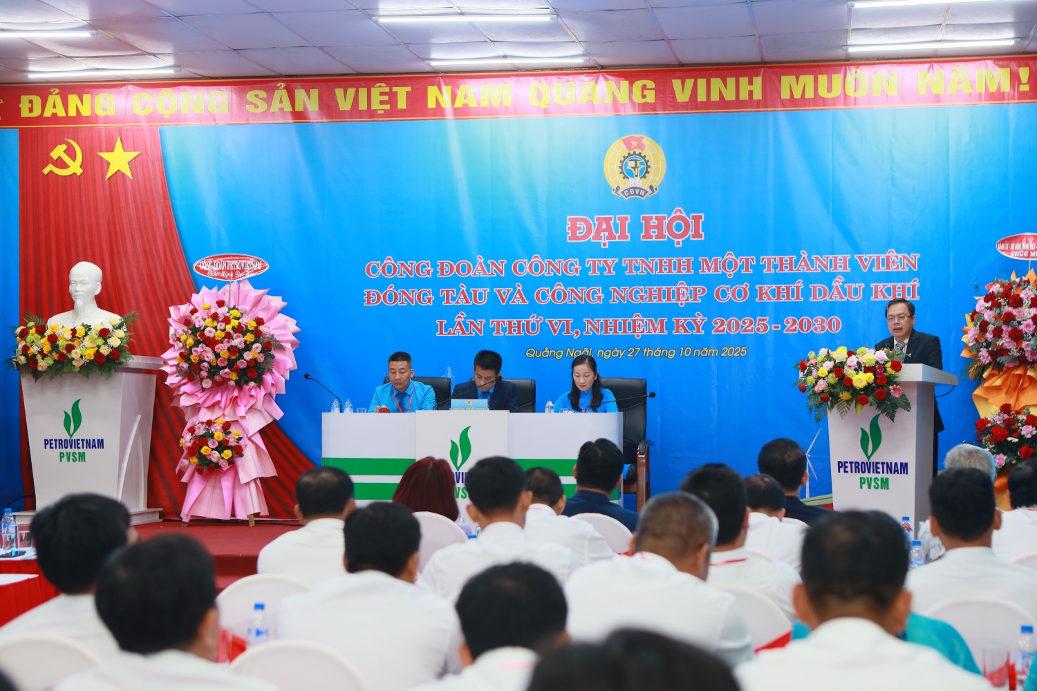 Đồng chí Nguyễn Anh Minh - Phó Bí thư Đảng uỷ, Tổng Giám đốc PVSM phát biểu nhấn mạnh về những đóng góp tích cực của Công đoàn PVSM, đặc biệt trong công tác chăm lo đời sống NLĐ của đơn vị.