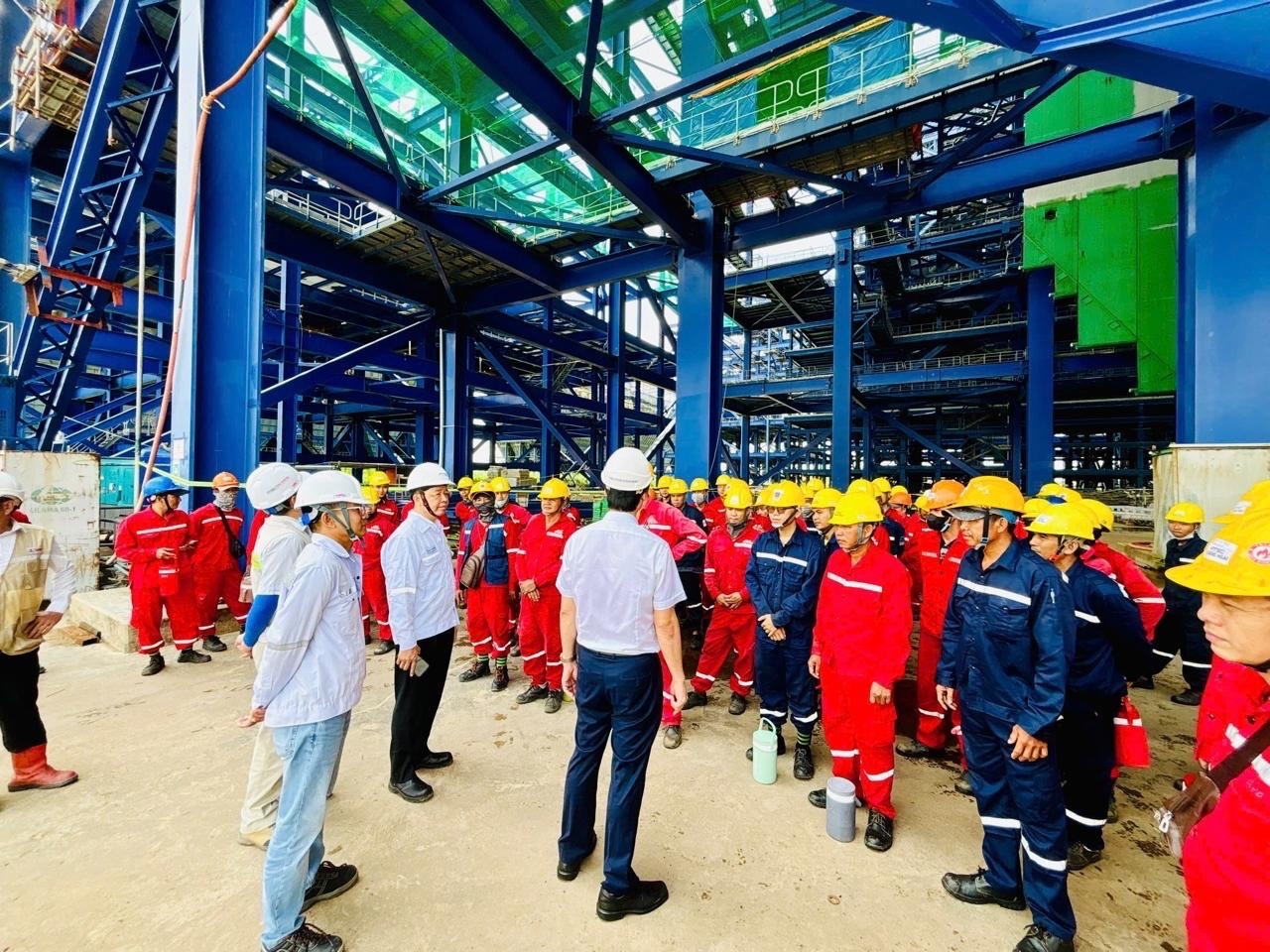 Công đoàn Petrovietnam phát động thi đua với 8 mốc tiến độ, quyết tâm hoàn thành dự án NMNĐ Long Phú 1