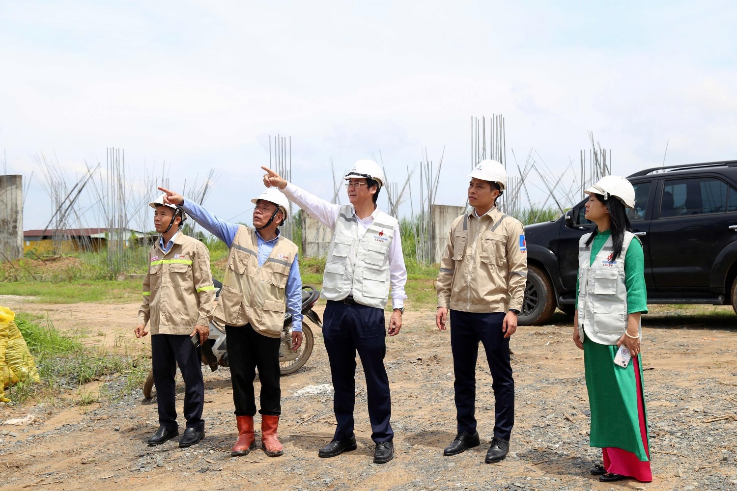 Công đoàn Petrovietnam phát động thi đua với 8 mốc tiến độ, quyết tâm hoàn thành dự án NMNĐ Long Phú 1