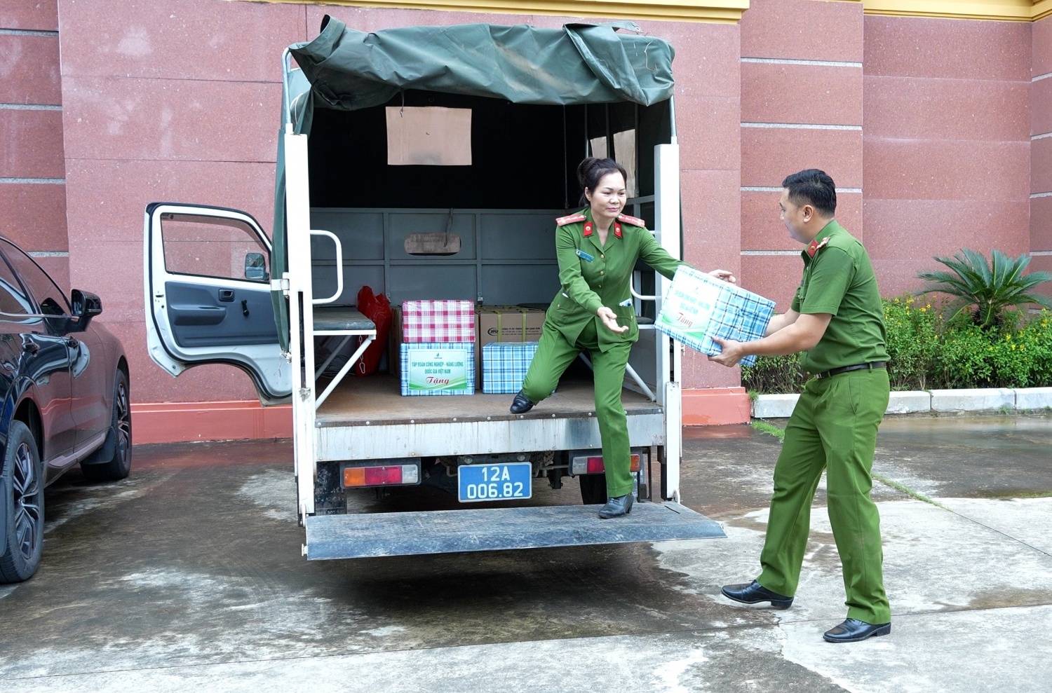 Petrovietnam lan toả “Nghĩa tình đong đầy” hướng về đồng bào vùng bão lũ