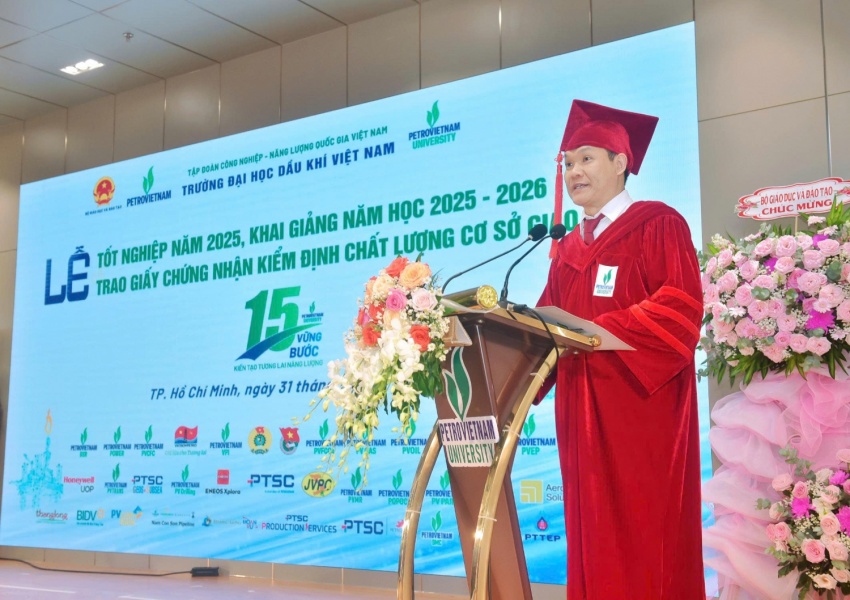 PVU long trọng tổ chức Lễ khai giảng năm học mới 2025-2026 và trao bằng tốt nghiệp 2025
