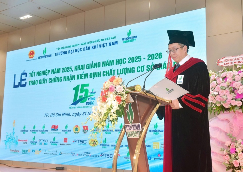 PVU long trọng tổ chức Lễ khai giảng năm học mới 2025-2026 và trao bằng tốt nghiệp 2025