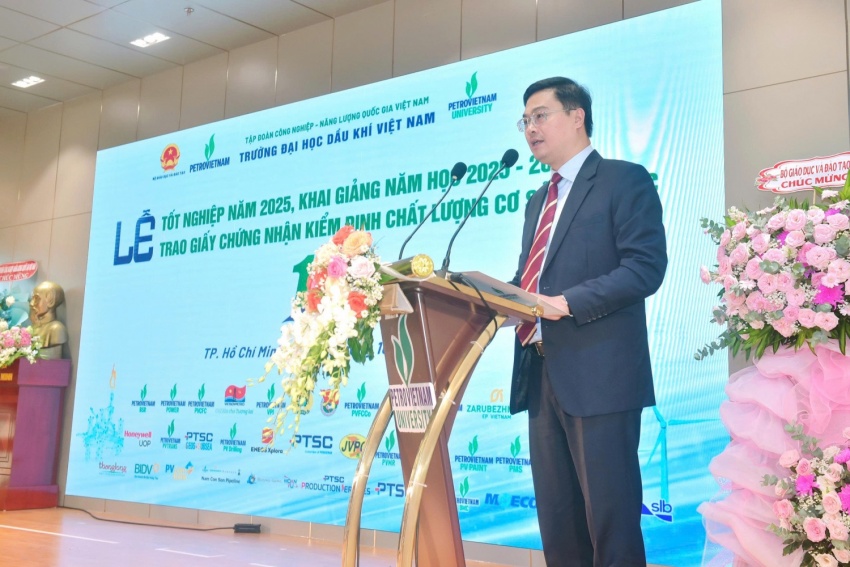 PVU long trọng tổ chức Lễ khai giảng năm học mới 2025-2026 và trao bằng tốt nghiệp 2025