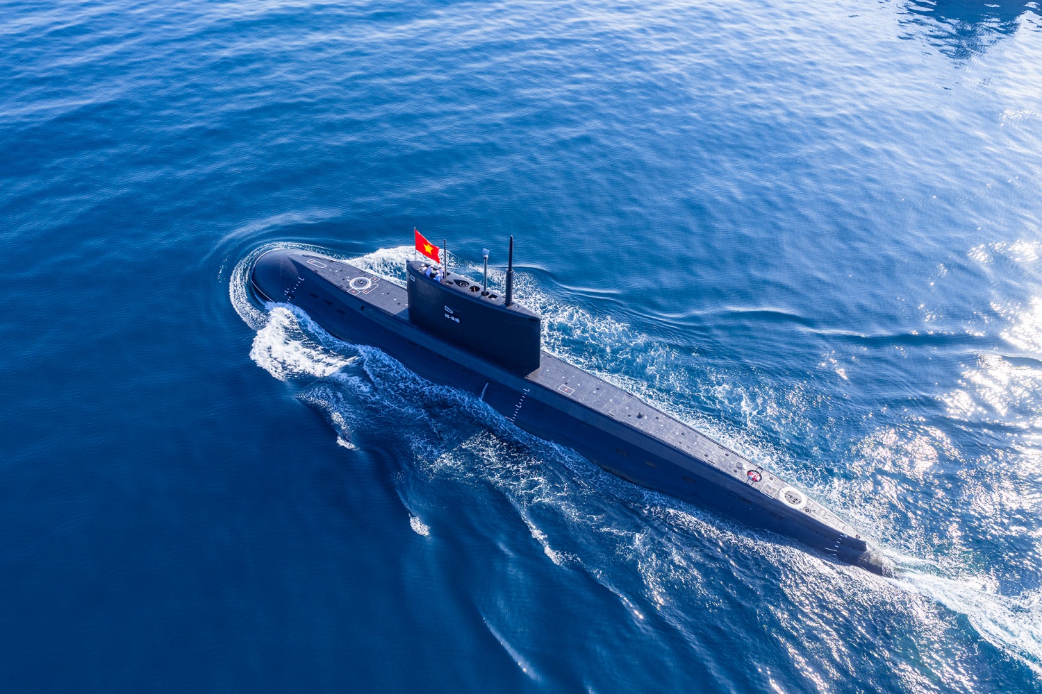 Bài 4: Ngọn lửa soi đường