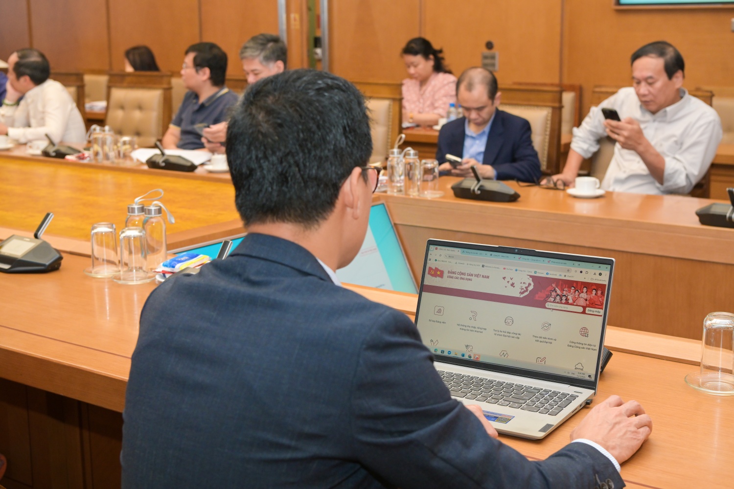 Đảng bộ BMQL&ĐH Petrovietnam chuyển đổi số mạnh mẽ, tiên phong triển khai “Sổ tay đảng viên điện tử”