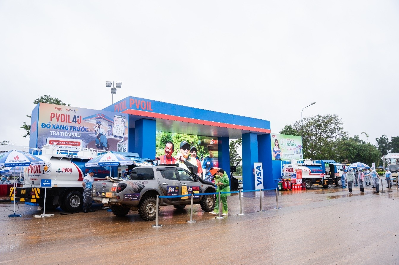 Khai mạc PVOIL VOC 2025, ghi dấu 10 năm đồng hành cùng giải đua xe ô tô địa hình Việt Nam