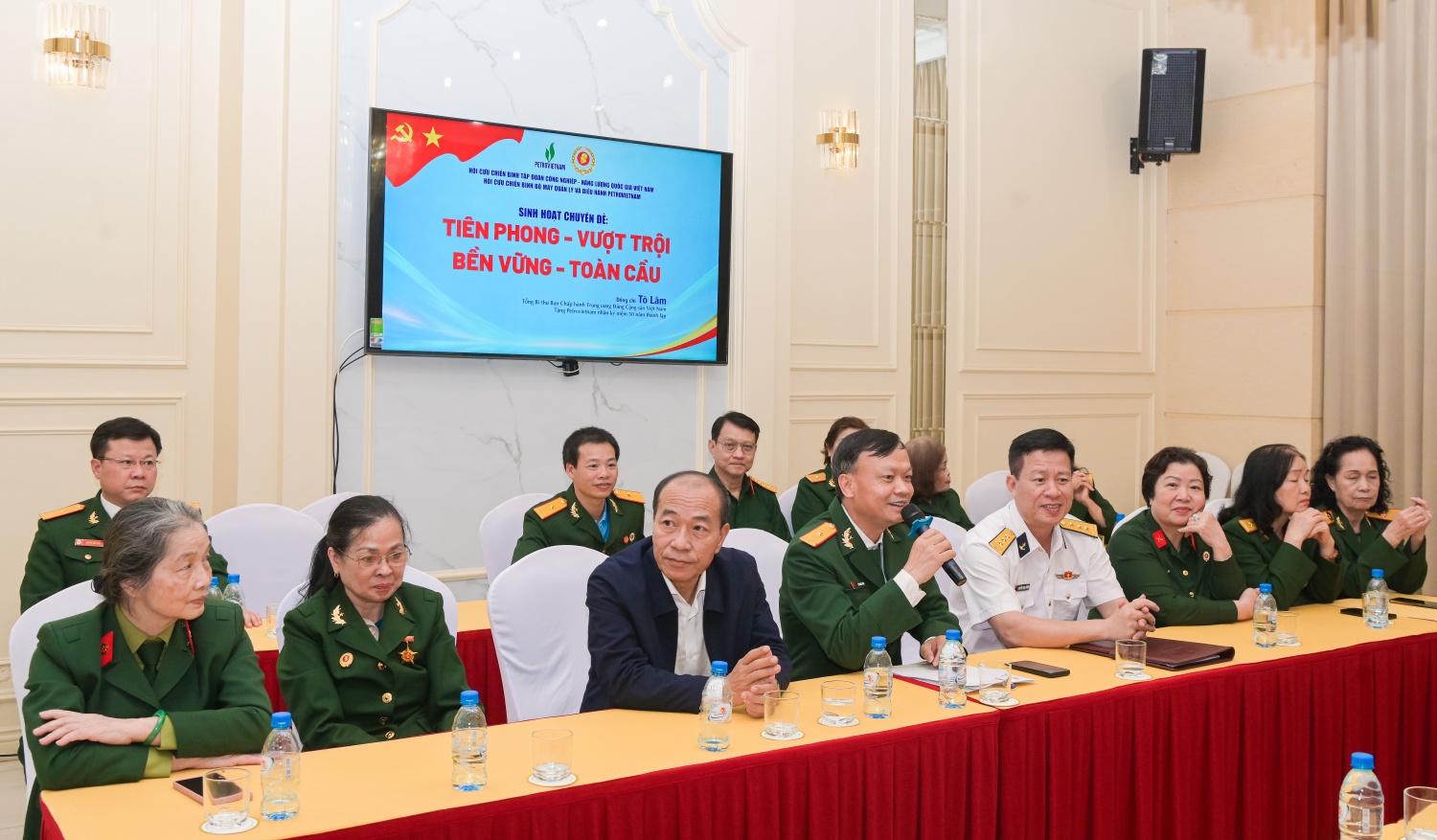 Hội CCB BMQL&ĐH Petrovietnam tổ chức sinh hoạt chuyên đề “Tiên phong - Vượt trội - Bền vững - Toàn cầu”