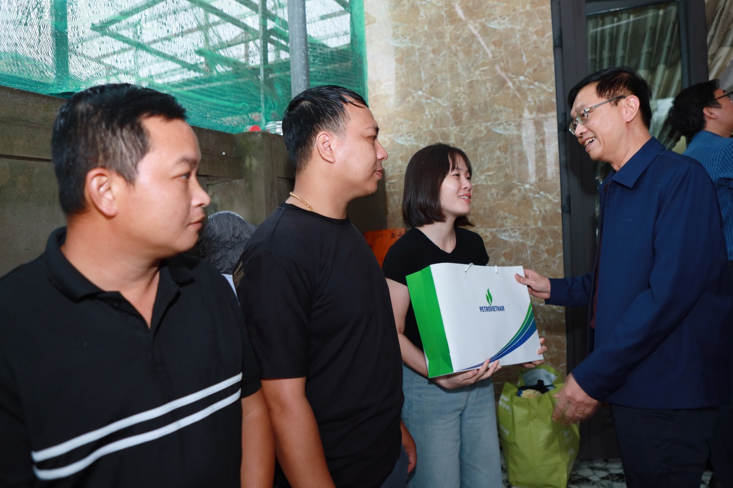 Petrovietnam khẩn trương thực hiện các hoạt động cứu trợ tại miền Trung