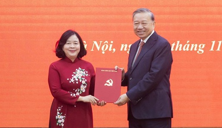 Đồng chí Bùi Thị Minh Hoài giữ chức Bí thư Đảng ủy Mặt trận Tổ quốc, các đoàn thể Trung ương