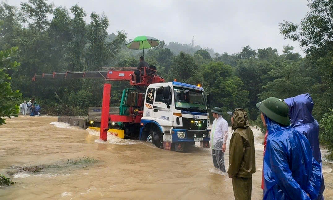 Ứng phó bão số 13: Quảng Ngãi kích hoạt kịch bản sơ tán hơn 26.000 hộ dân