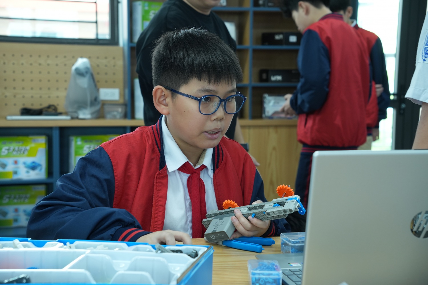 Phòng học STEM tại THCS Tây Mỗ 3 – “sức nóng” lan tỏa chỉ sau hơn một tháng hoạt động