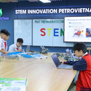 [VIDEO] Lan tỏa “sức nóng” tại phòng giáo dục thực hành STEM tại Trường THCS Tây Mỗ 3